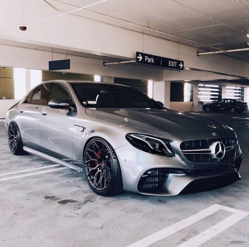 Mercedes Benz e63s AMG