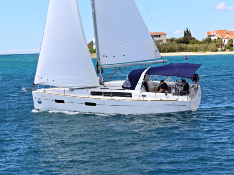 Beneteau oceanis 38