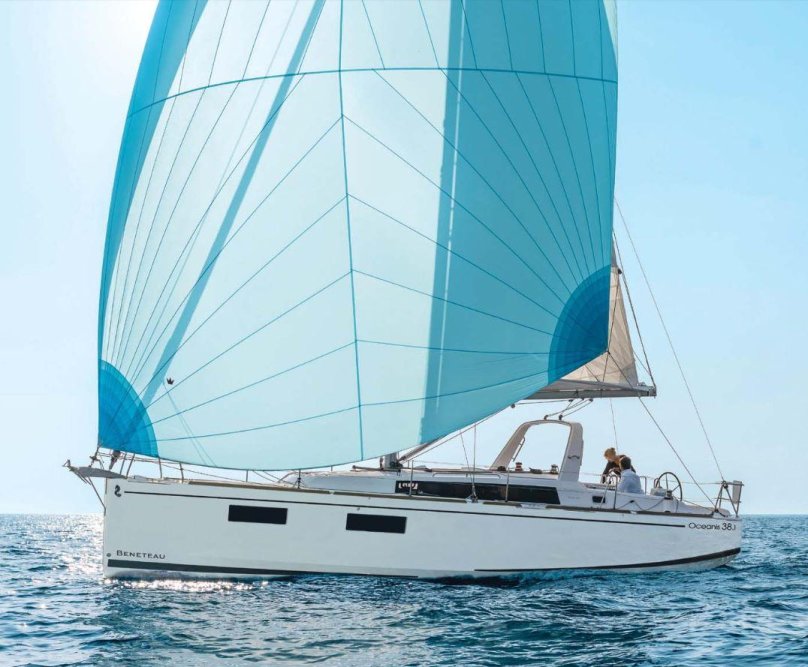 Парусная яхта Beneteau