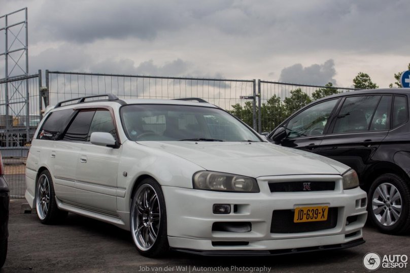 Nissan Stagea 34