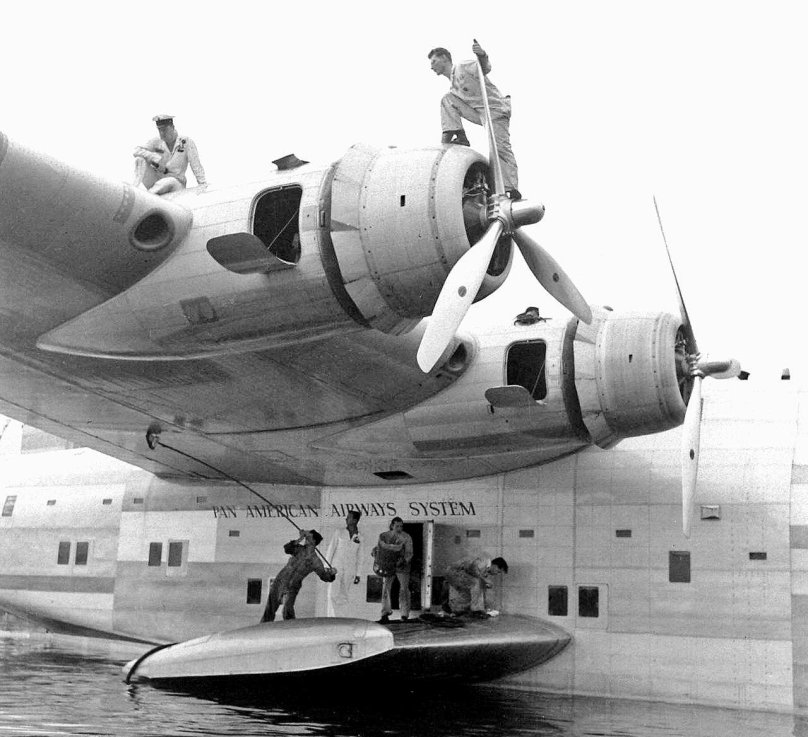 Самолет "летающая лодка" Boeing 314 Clipper