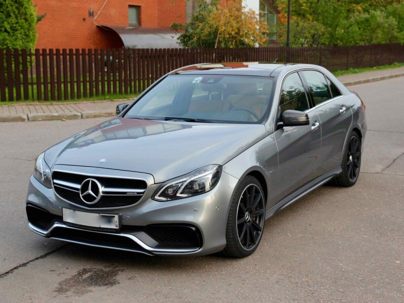 Mercedes Benz 212 Рестайлинг AMG