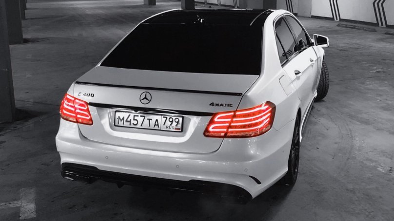 Мерседес 212 рест сзади