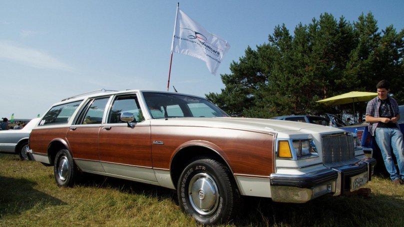 "Buick" "Estate Wagon" "1987" GV