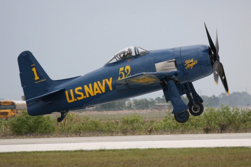 Истребитель Grumman f8f Bearcat