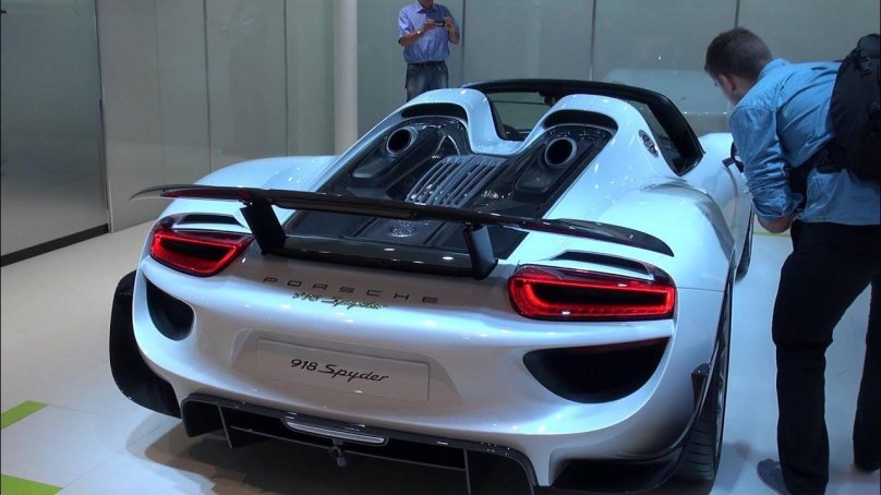 Porsche 918 2020