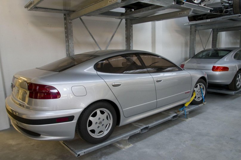 Порше седан 4 двери