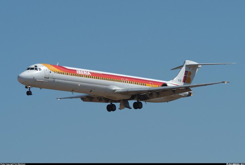 MCDONNELL Douglas MD-88