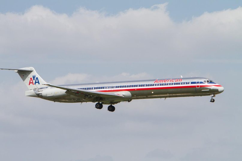 MCDONNELL Douglas MD-83