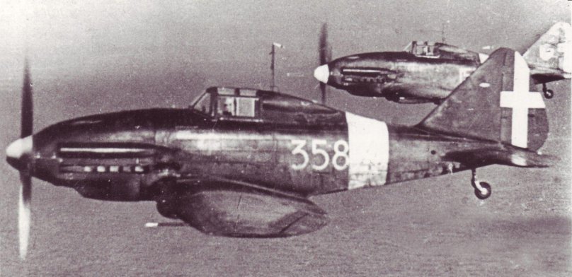 Истребитель-бомбардировщик Reggiane re.2002 Ariete II