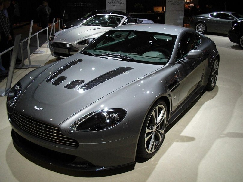 Aston Martin v12 Vantage 2022