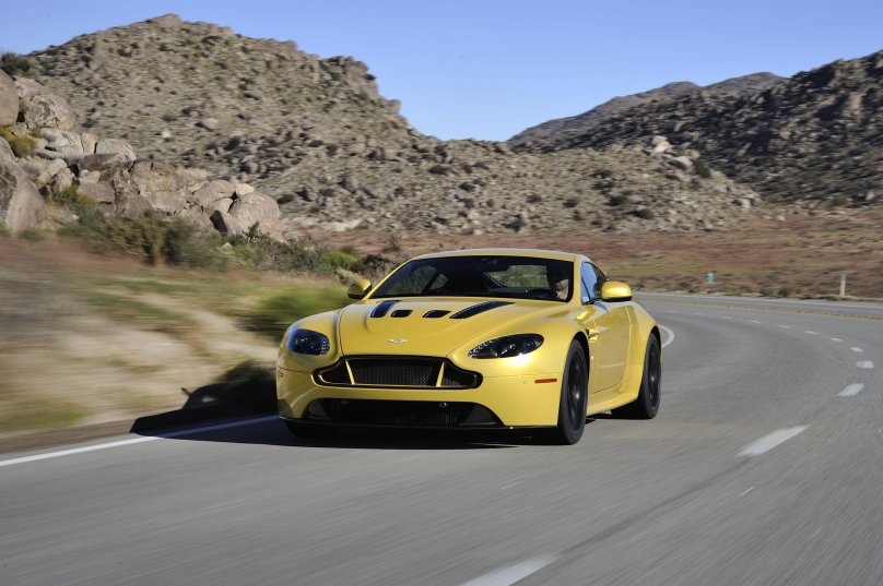 Aston Martin v12 Vantage s
