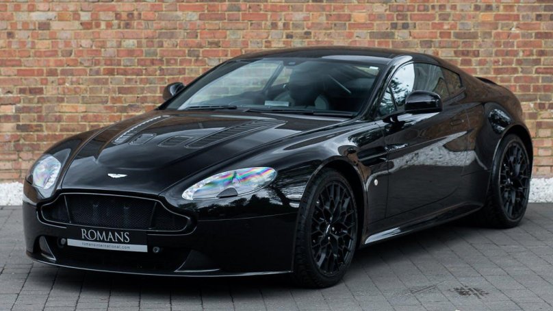 Aston Martin Vantage 12