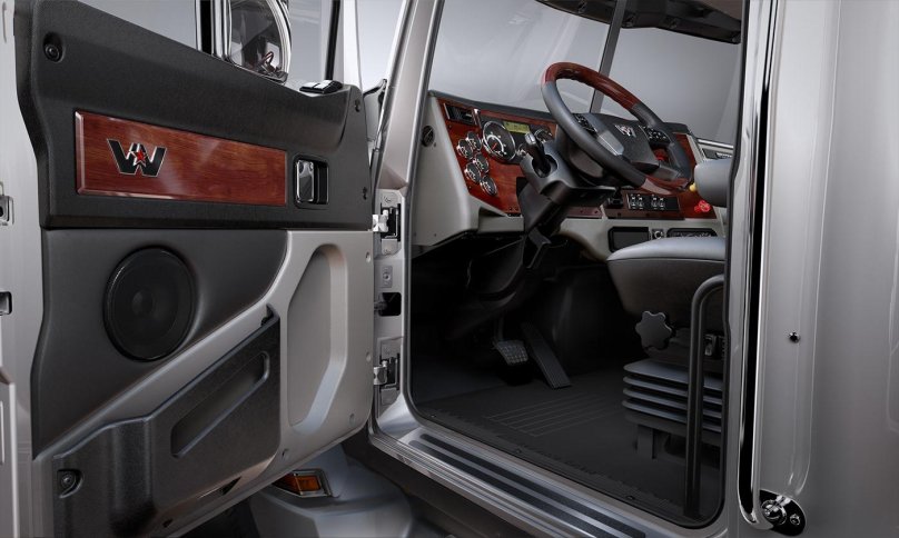 Western Star 5700xe кабина