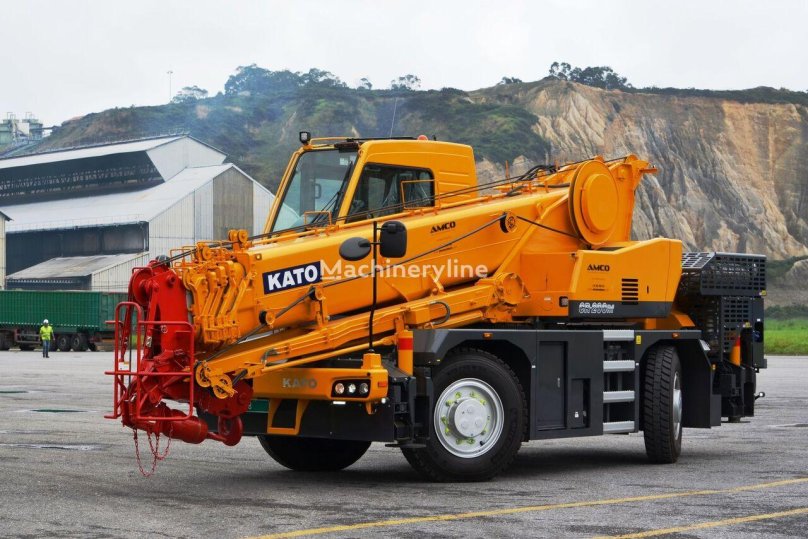 Короткобазовый кран Kato CR-130rf