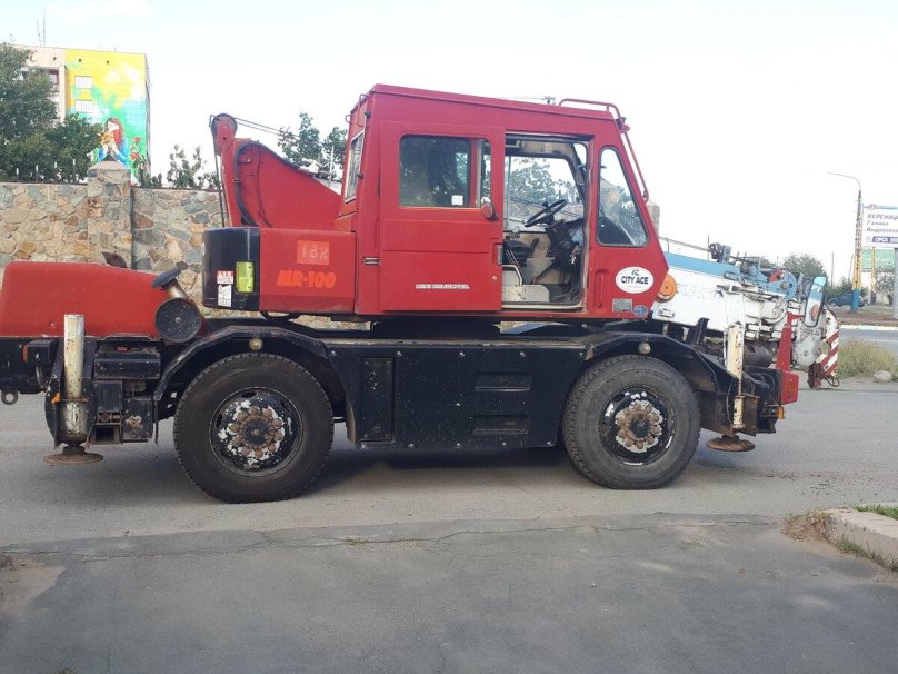 Автокран Kato CR-100