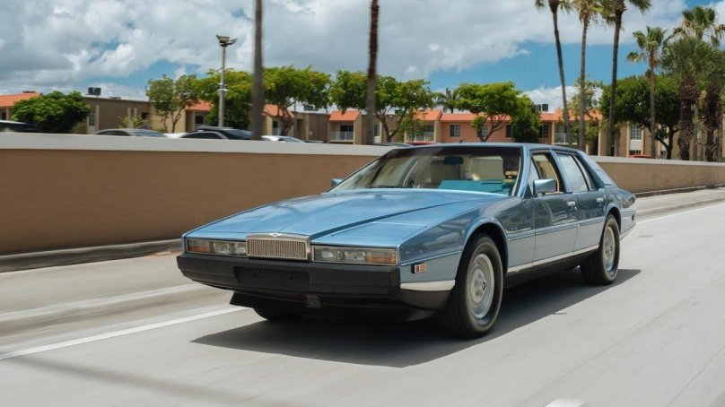 Aston Martin Lagonda 1976
