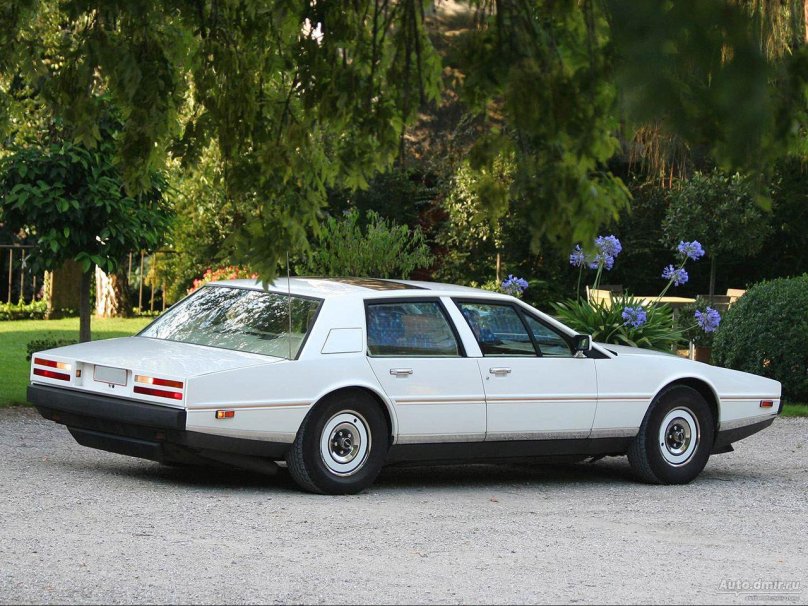 Aston Martin Lagonda 1982