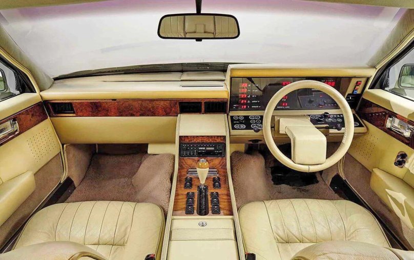 Астон Мартин Лагонда 1982