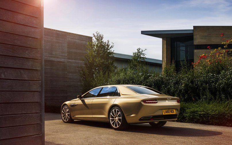 Астон Мартин Лагонда 2016