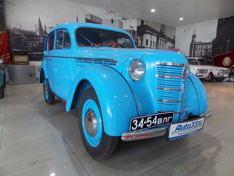 Москвич 400 голубой