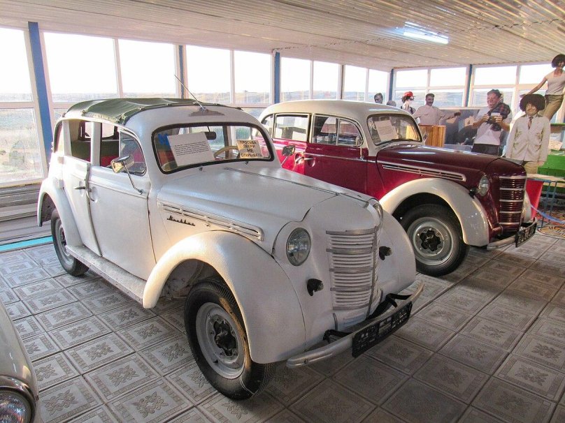 Москвич-400 автомобиль