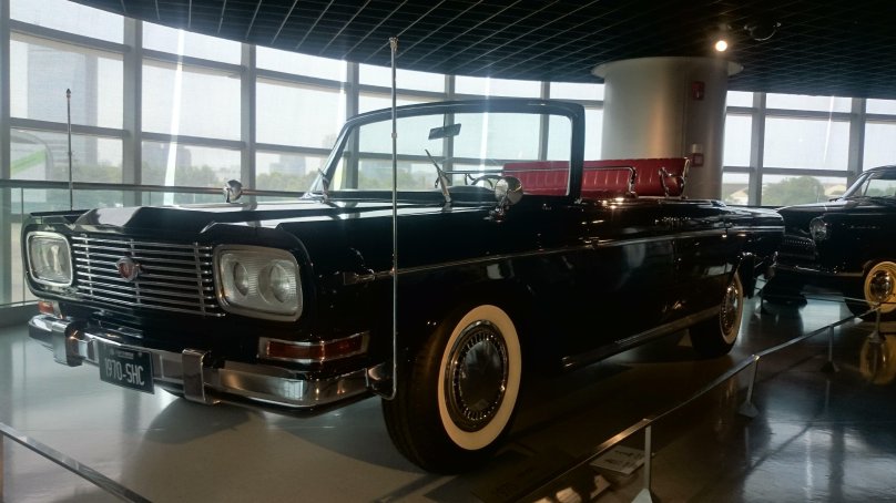 Автомобиль Шанхай sh 760