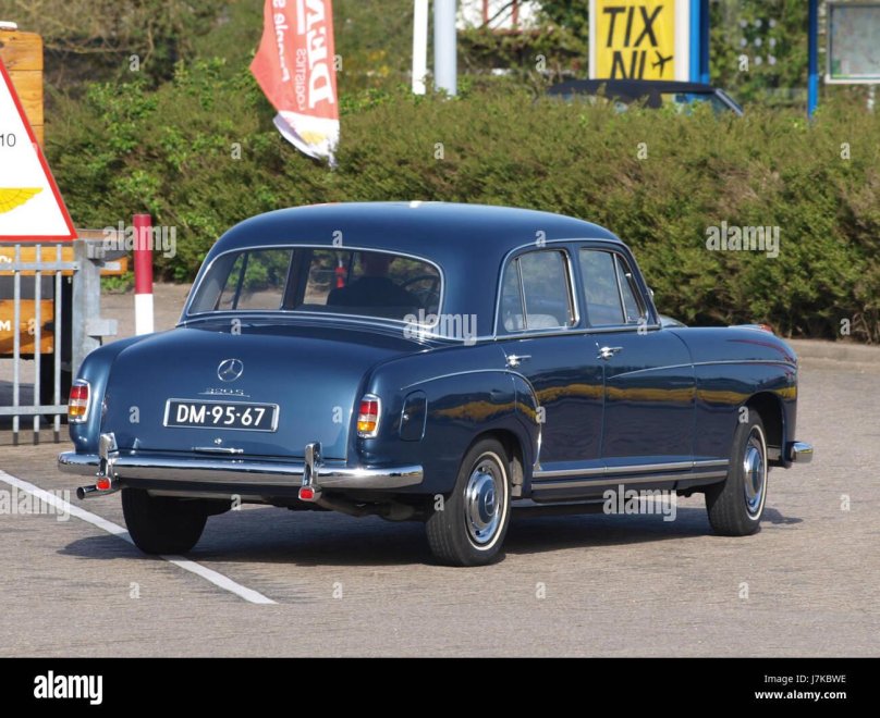 Mercedes-Benz w180 220s