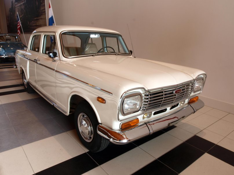 Автомобиль Шанхай sh 760