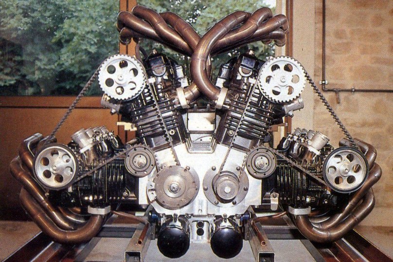 Двигатель w12 Бугатти