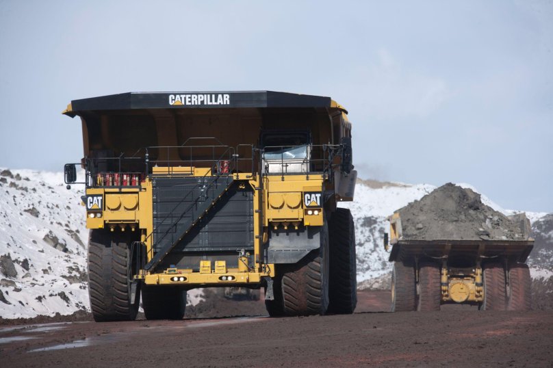 Карьерный самосвал Caterpillar 797f