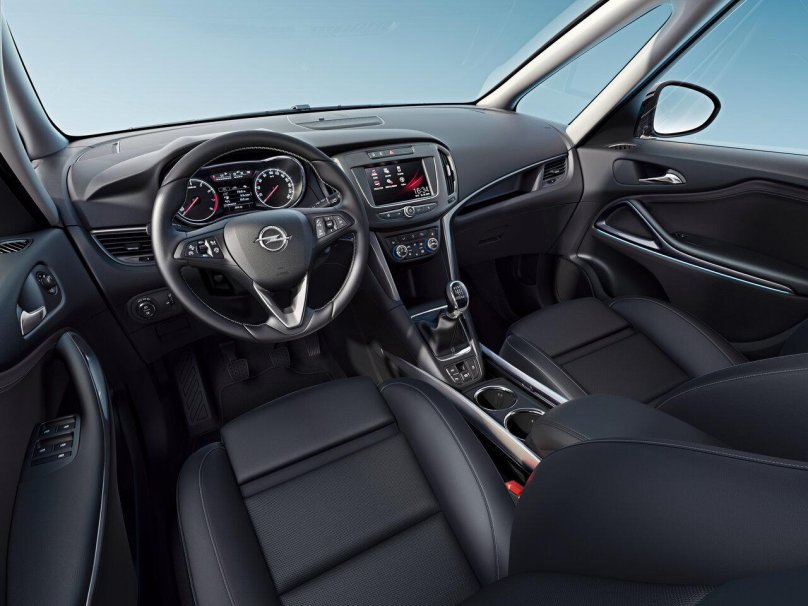 Opel Zafira Tourer 2017 салон