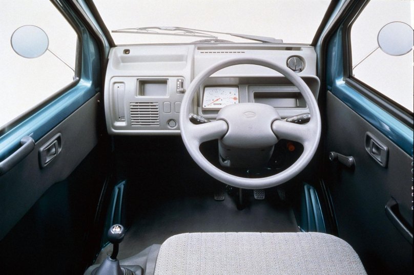 Daihatsu midget II салон
