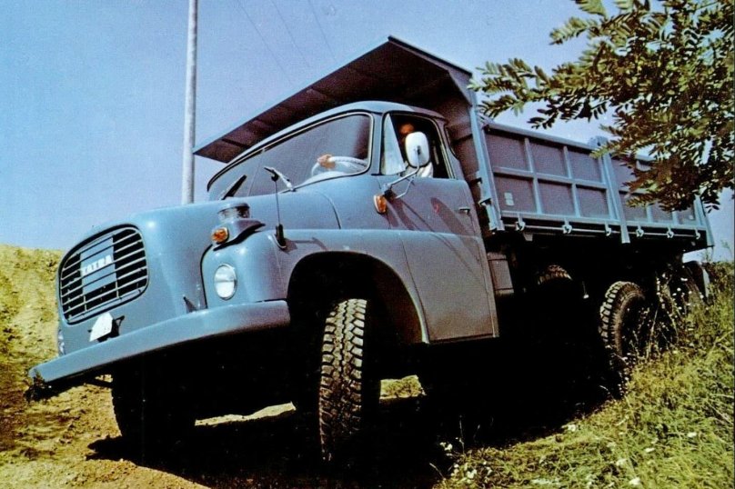 Татра 148 тягач