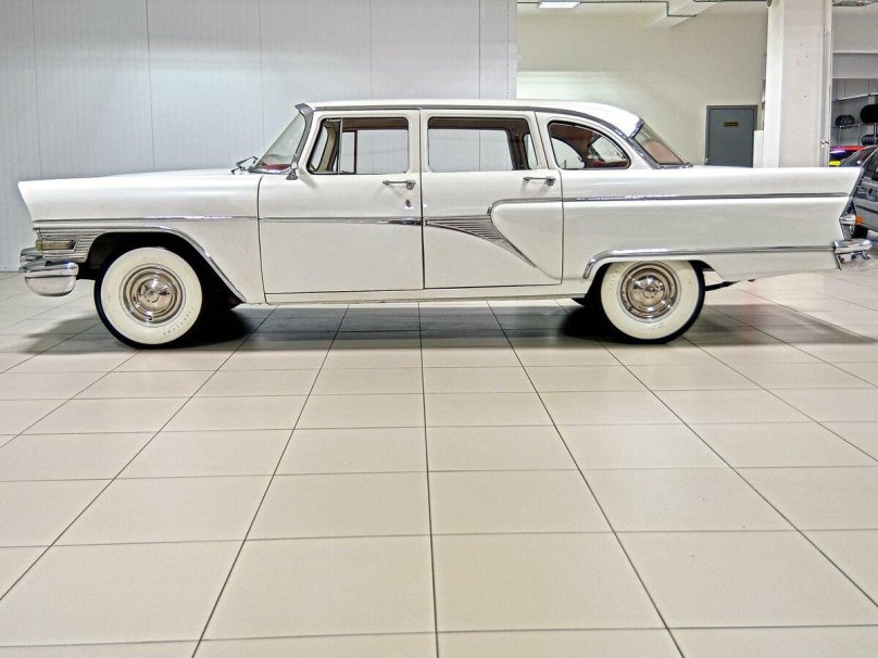 ГАЗ 13 Чайка сбоку