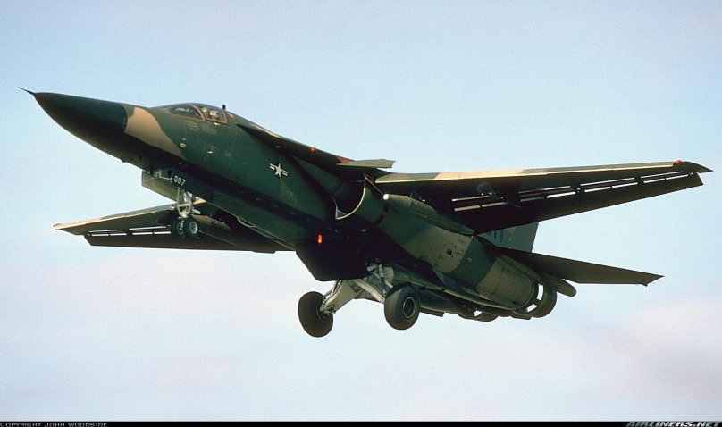 Бомбардировщик f-111f