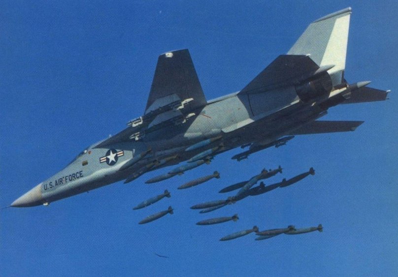 Ф-111 самолет