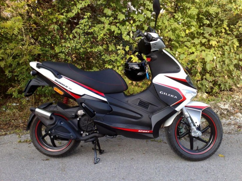 Скутер Gilera Runner 50