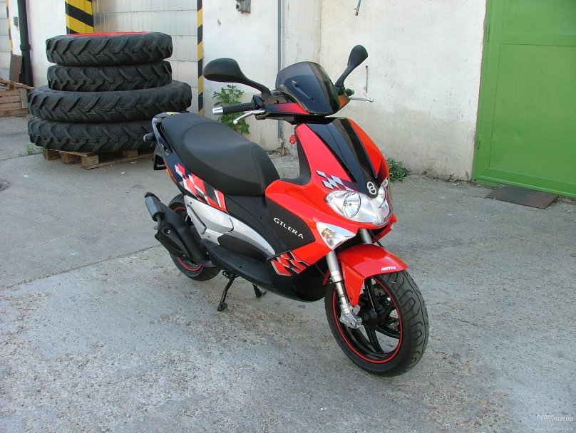 Скутер Gilera Runner 50