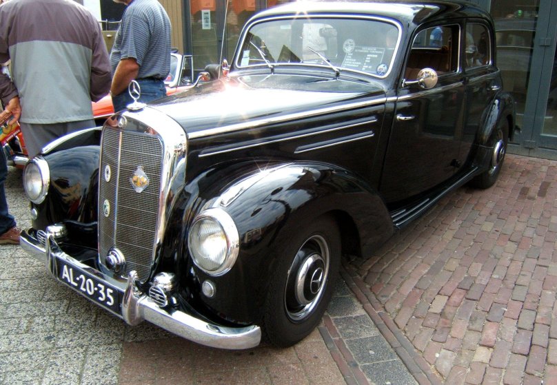 Mercedes-Benz 220 w187 (1951)