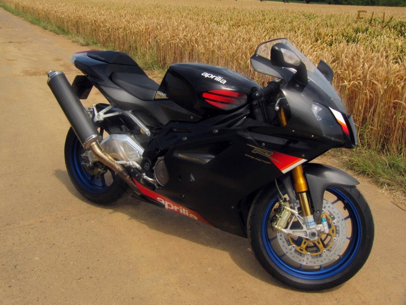Априлия 1000 RSV