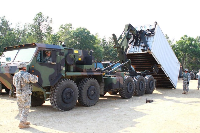 Oshkosh m1075