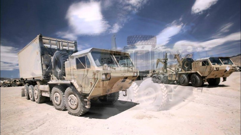 Грузовик Ошкош м1075