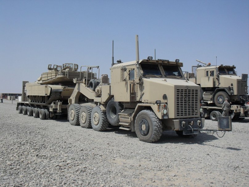 Oshkosh m1070