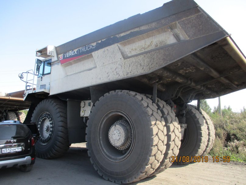 Карьерный самосвал Terex tr100