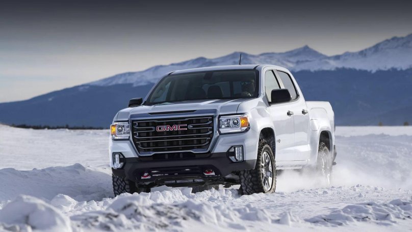 Пикап в снегу