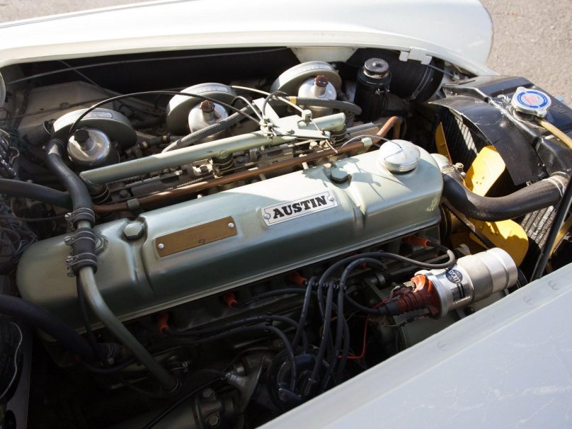 Austin-Healey 3000 1961 года двигатель