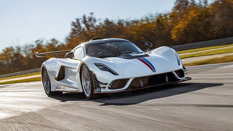 Машина Hennessey Venom f5