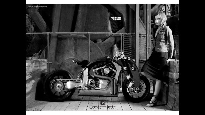 Девушка на мотоцикле