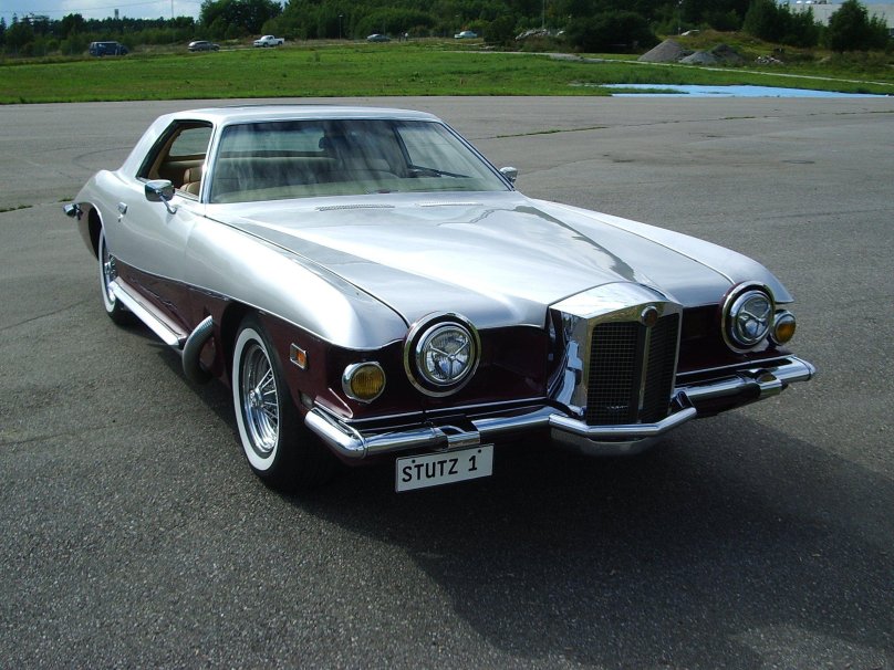 Stutz Blackhawk 1972